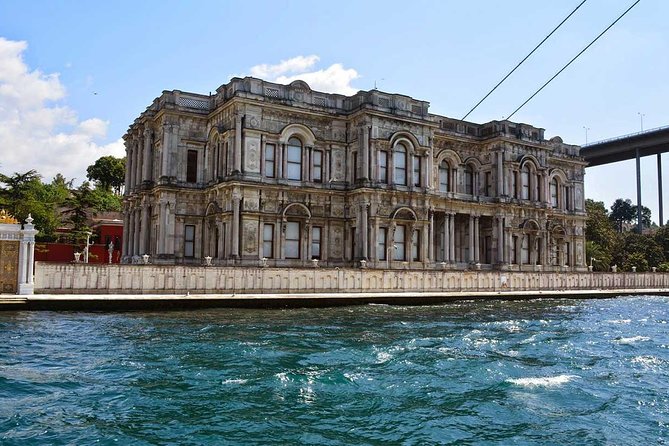 Half-Day Afternoon Istanbul Asia Tour With Beylerbeyi Palace - Bosphorus Suspension Bridge: one continent to the other, by car