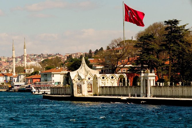 Half-Day Bosphorus Cruise to Black Sea from Istanbul with Lunch - Black Sea stop options: Poyrazköy swim time or an Anadolu Kavağı backup