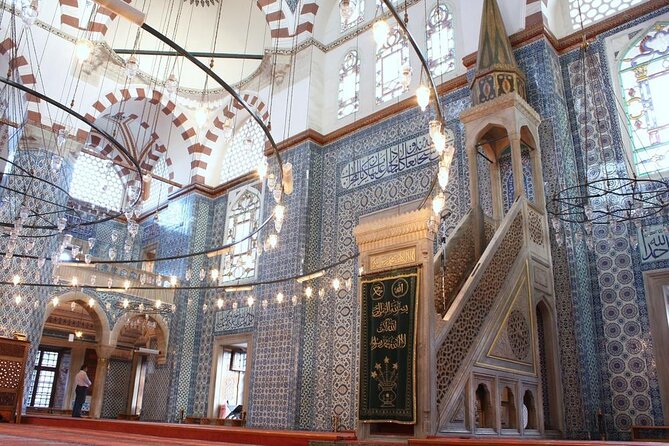 Half-Day Istanbul Private Food Tour & Culinary Experience - A smart first Istanbul plan: food, ferry, then markets