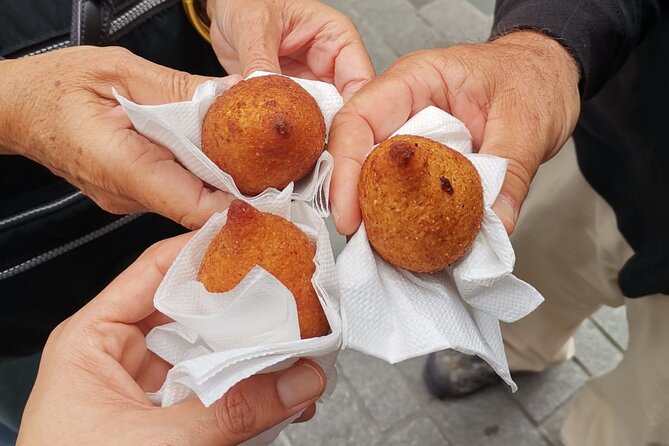 Half Day Walking Tour of Old Istanbul - Spice Market finish in Eminönü: tasting and local shopping