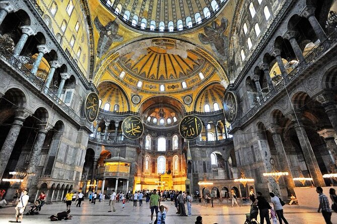 Highlights of Istanbul with Private Tour Guide Zerrin - Topkapi Palace: skipping lines and chasing the details in Harem
