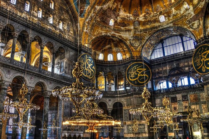 Highlights of Istanbul - Blue Mosque in real life: quick visit, smart line strategy