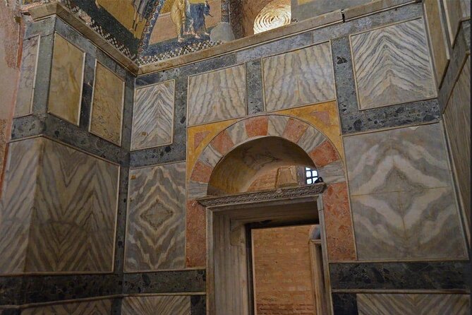 Historic Balat and Chora Tour with Sunset Cruise - Balat on foot: synagogues, Orthodox churches, and those stairway photos