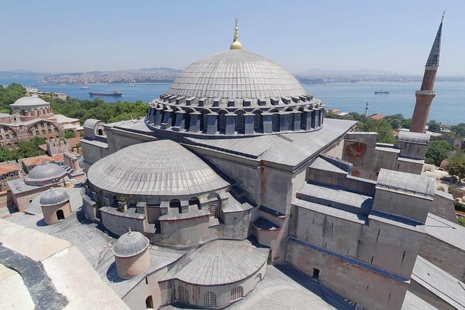 Istanbul 1 Day Tour | Best of Istanbul | Blue Mosque, Hagia Sophia and Topkapi - Caferağa Medresesi and Soğukçeşme Sokağı: the calm between giants