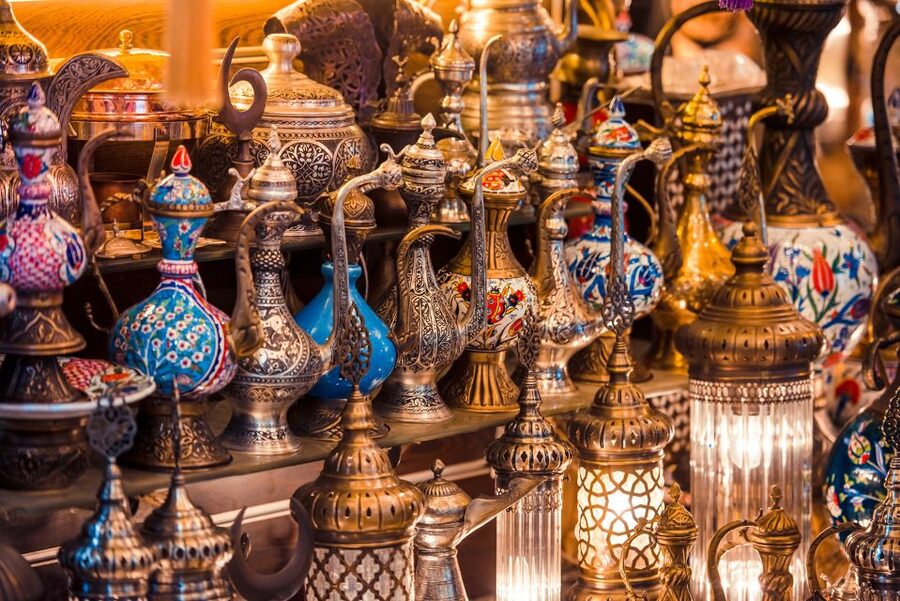 Istanbul: 4-Hour Turkish Shopping Experience - Spice Bazaar and Its Smell-First Shopping: Photo Stop, Free Time, and Sweets