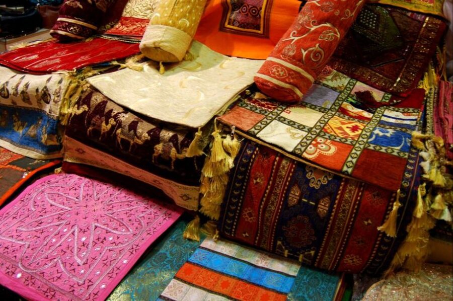 Istanbul: 4-Hour Turkish Shopping Experience - Trading Etiquette: How the Guide Helps You Avoid Pressure