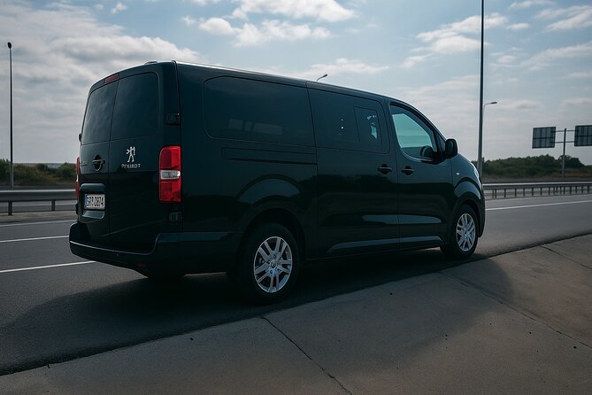 Istanbul Airport Private Transfer from Fatih Taksim Beşiktas - Timing Your Pickup for Domestic vs International Flights