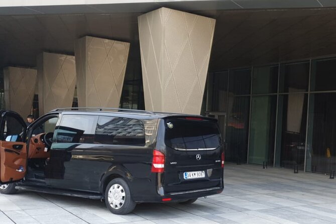 Istanbul Airport Private Transfer Services - Biivip Vip Transfer - Mobile Ticket and the Day-Of Paperwork Check