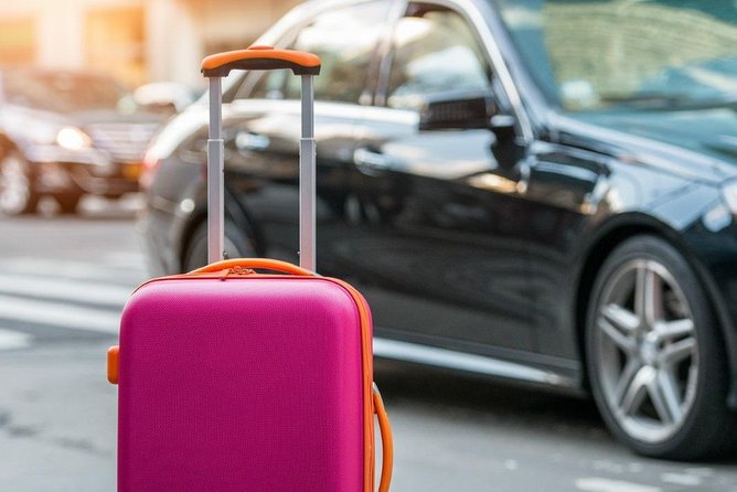 Istanbul Airport to City Centre Private Transfer or Vice Versa (1-10pax) - Meet and greet, where the driver actually waits