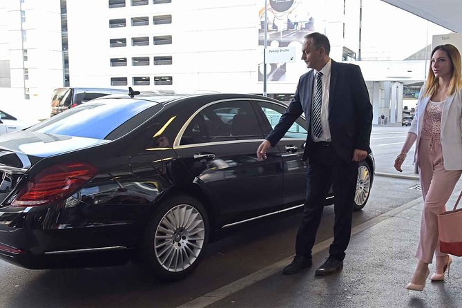 Istanbul Airport Transfers IST & SAW – Private Transfers - Finding your driver at SAW: Pillar 10 and the yellow zebra crossing