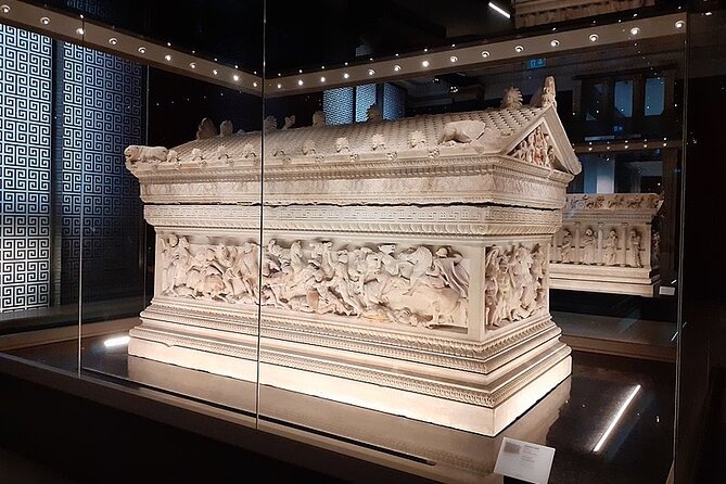 Istanbul Archaeological Tour with Tickets / Small Group - Stop 3: Gülhane Park tea time and Ottoman-era photo moments