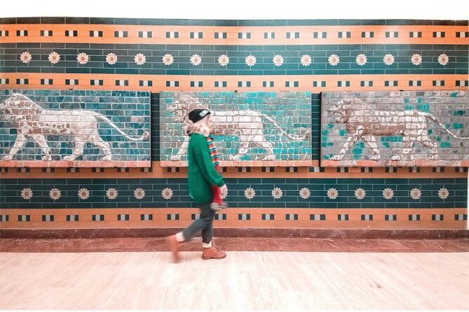 Istanbul Archaeological Tour with Tickets / Small Group - Stop 4: Caferaga Medresesi, calligraphy and ebru in a real teaching space
