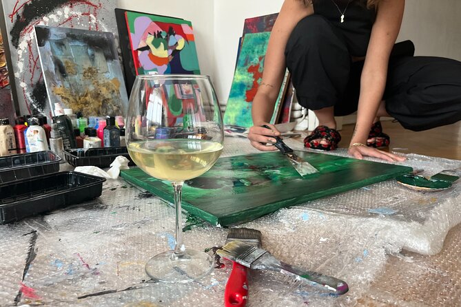 Istanbul Art Escape Wine and Paint at Local's Home - Who should book this art-and-wine evening?