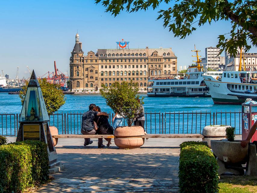 Istanbul: Asian Side Uskudar & Kadiköy Tour with Lunch - Walking the Ottoman Streets: Mosques, Complexes, and the Feeling of Layers