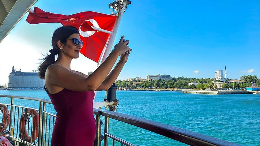 Istanbul: Asian Side Walking Tour with Ferry Ride - From the Spice Bazaar Steps to the Ferry Start