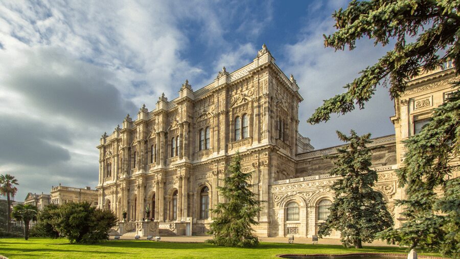 Istanbul: Basilica Cistern & Dolmabahce Palace Combo Ticket - Entering Dolmabahçe Palace: 285 Rooms and the Harem Section