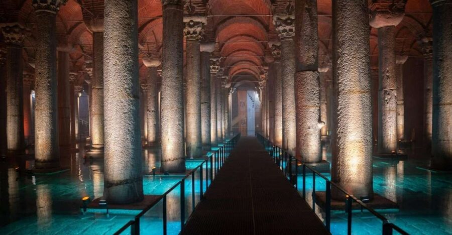 Istanbul: Basilica Cistern Skip-the-line Entry & Guided Tour - Meeting point near Hagia Sophia: how to find your guide fast