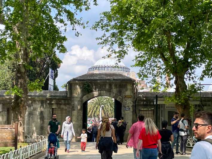 Istanbul: Basilica, Hagia Sophia, Blue Mosque Tour & Cruise - Blue Mosque entry: Iznik tiles, minarets, and the value of skipping waits