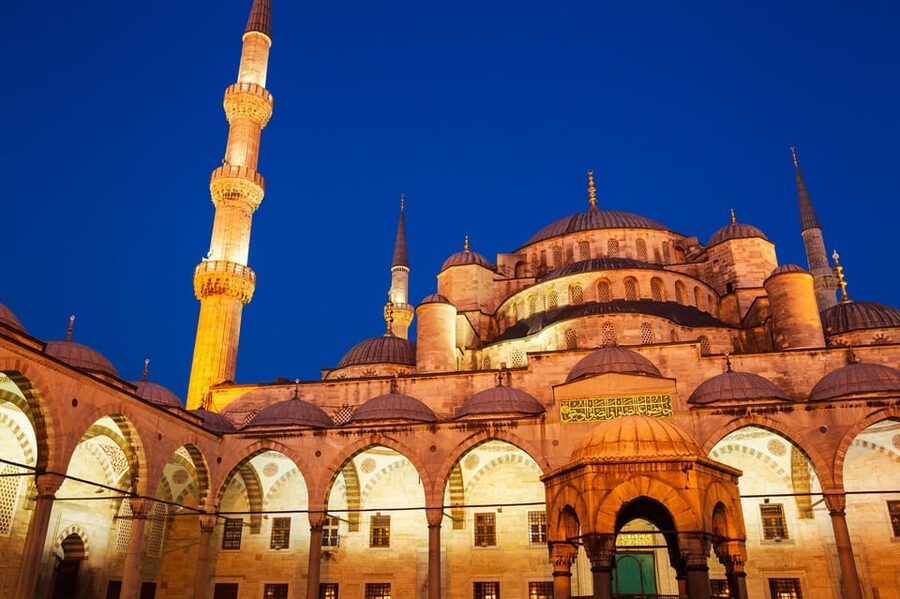 Istanbul: Bespoke Tour with Guide and Skip-the-Line Entries - Sultanahmet Square photo stop, using the city like a map