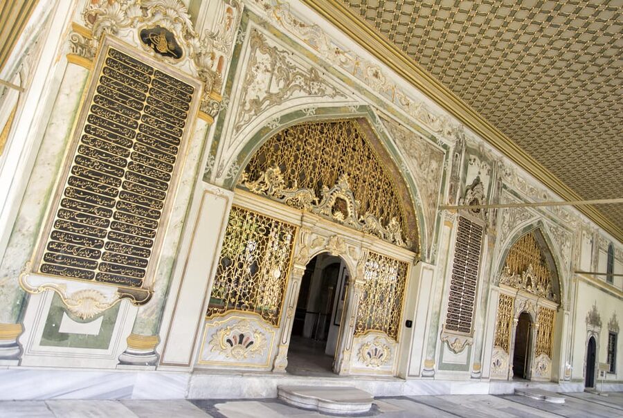 Istanbul: Best City Highlights Guided Tour with Tukish Lunch - Hagia Sophia: the “why” behind the walls