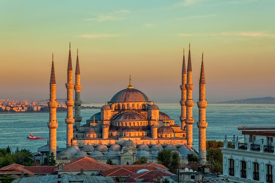 Istanbul: Best City Highlights Guided Tour with Tukish Lunch - Hippodrome in the mix: obelisks and leftovers you will actually notice