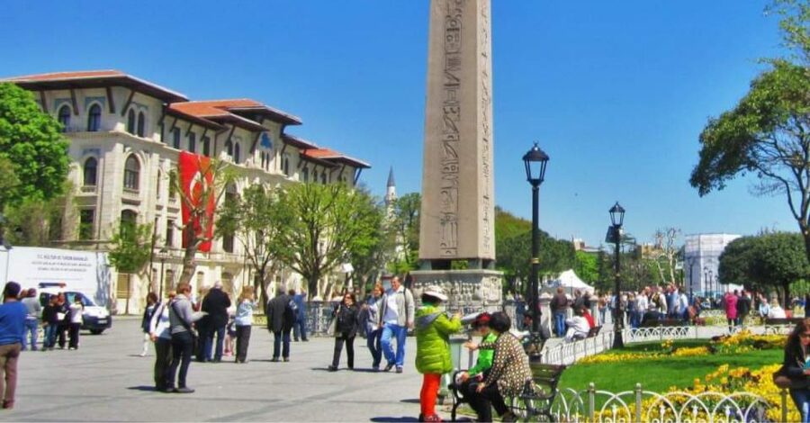 Istanbul: Best of Old City Full-Day Tour with Transfers - Lunch and the pace of a 7-hour Old City loop