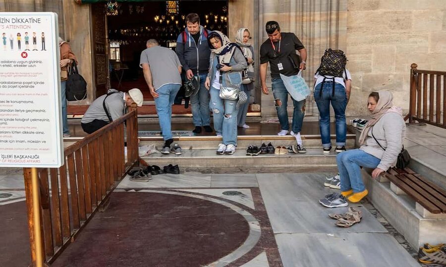 Istanbul: Blue Mosque Guided Tour & Süleymaniye Audio Guide - Dress code and site rules: how to avoid awkward delays