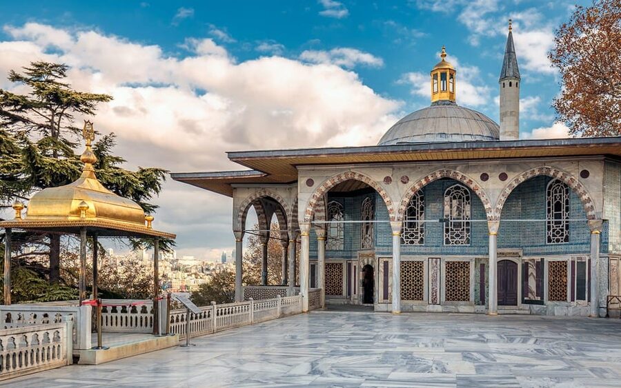 Istanbul: Blue Mosque, Hagia Sofia & Topkapi Palace Day Tour - Grand Bazaar: shopping without getting lost too early