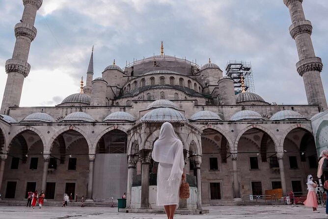 Istanbul: Blue Mosque, Hagia Sophia & Basilica Cistern Tour - Blue Mosque: İznik tiles, domes, and Ottoman “what am I looking at?”