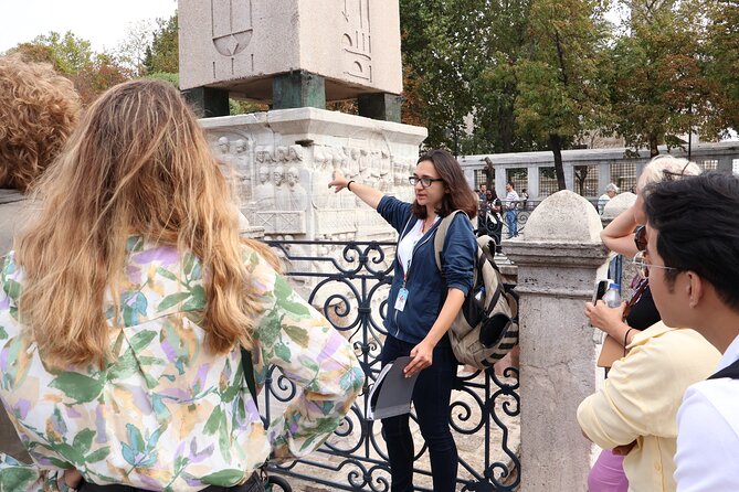 Istanbul: Blue Mosque, Hagia Sophia & Sultanahmet Tour - Sultanahmet District Stop: The “See the Links” Part of the Tour