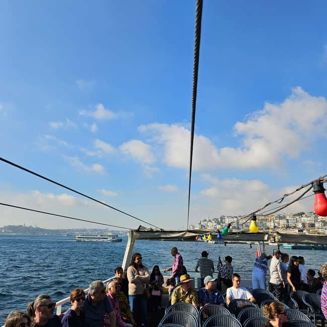 Istanbul Bosphorus: 3-Hour Day Cruise's with Asian Side Stop - From Eminönü or Karaköy Out to the Bosphorus