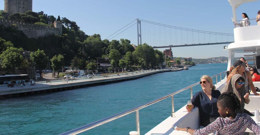 Istanbul: Bosphorus and Black Sea Cruise with Lunch - Why this Bosphorus to Black Sea route fits Istanbul so well