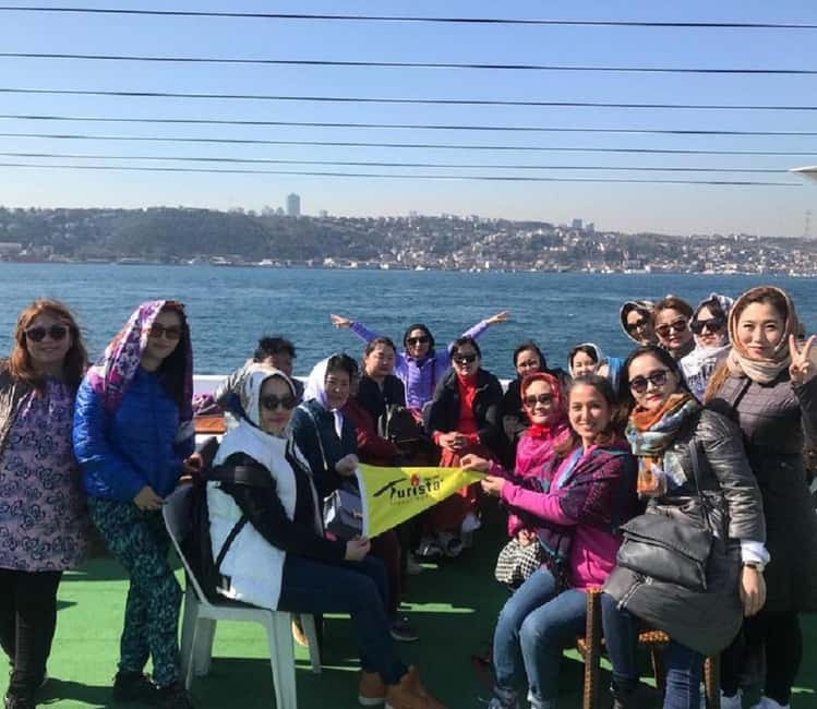 Istanbul: Bosphorus and Golden Horn Boat Tour with Guide - Sultanahmet to the dock: the start that keeps you from wasting time