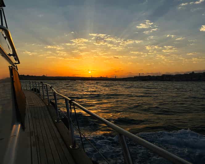 Istanbul: Bosphorus and Golden Horn Sunset Yacht Cruise - Your 2-hour route: Dolmabahçe, Ortaköy, and the bridge glow