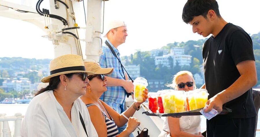 Istanbul: Bosphorus and Golden Horn Tour with Live Guide - Golden Horn views and the skyline picture you can’t get on foot