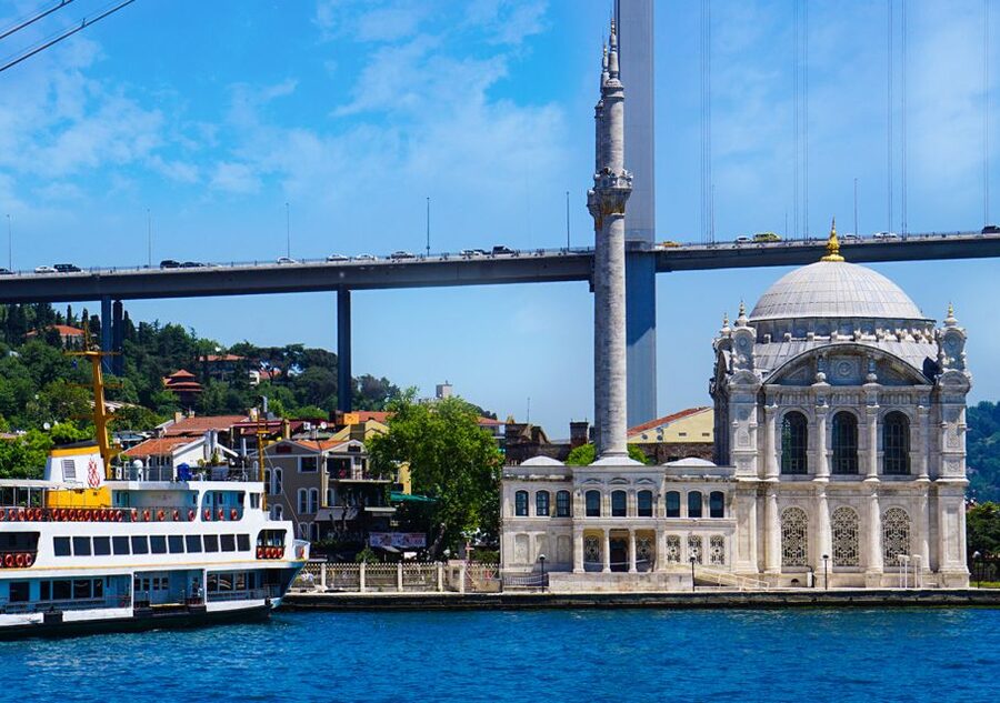 Istanbul: Bosphorus and Golden Horn Tour with Live Guide - Live English guide commentary, and how to get real value from it