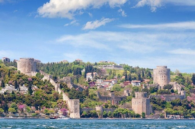 Istanbul Bosphorus and Two Continents Tour - Seafood Lunch: Refuel Without Derailing the Schedule