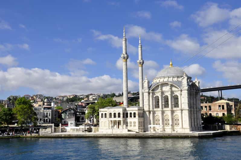 Istanbul: Bosphorus Boat Cruise - Entering the route from Ahırkapı İskelesi