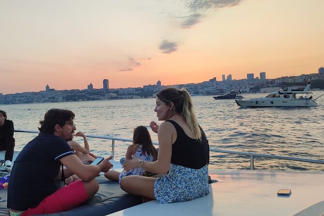 Istanbul Bosphorus Boat Cruise Tour ( MORNİNG or SUNSET ) - Stop 1: Halic Koprusu and a Golden Horn hour with major bridge views