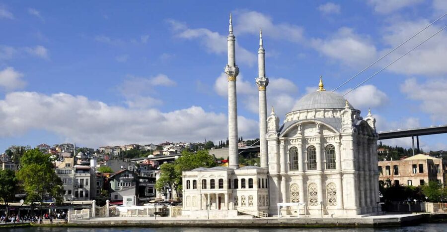 Istanbul: Bosphorus Boat Cruise - Seeing Dolmabahçe Palace from the Bosphorus