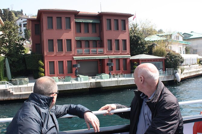 Istanbul Bosphorus Boat Tour and Golden Horn Cruise Day or Sunset - Getting There and Getting Back: Meeting Point and Pickup Times That Matter