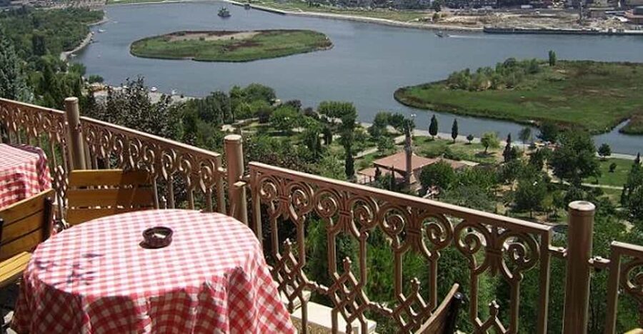 Istanbul: Bosphorus Cruise and Golden Horn Bus Tour - The 1.5-Hour Bosphorus Cruise: The Best Way to See Two Continents