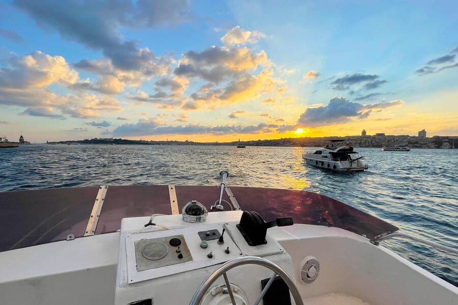 Istanbul: Bosphorus Cruise by Luxury Yacht - Bebek and Rumeli Hisarı: Classic Waterfront, More Fort Views