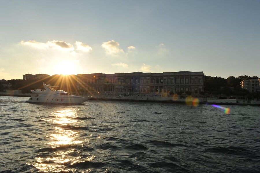Istanbul: Bosphorus Cruise by Luxury Yacht - Dolmabahçe Palace Photo Stop: Ottoman Grandeur From the Water