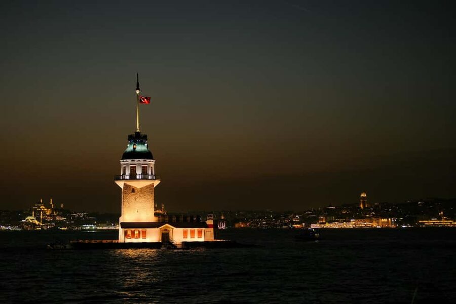 Istanbul: Bosphorus Cruise By Night - Meeting the boat in Eminönü, and why NARAL matters