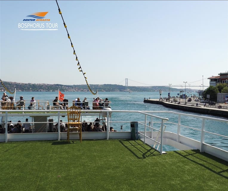 Istanbul: Bosphorus Cruise from Europe or Asia & Audio Guide - Audio guide and English commentary: how to get the most out of it