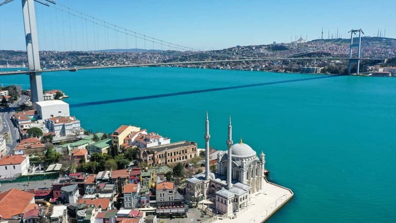 Istanbul: Bosphorus Cruise, Golden Horn, & Pierre Loti Hill - Eyup Sultan Mosque and the Abu Ayyub al-Ansari tomb: sacred, historical, and worth dressing for