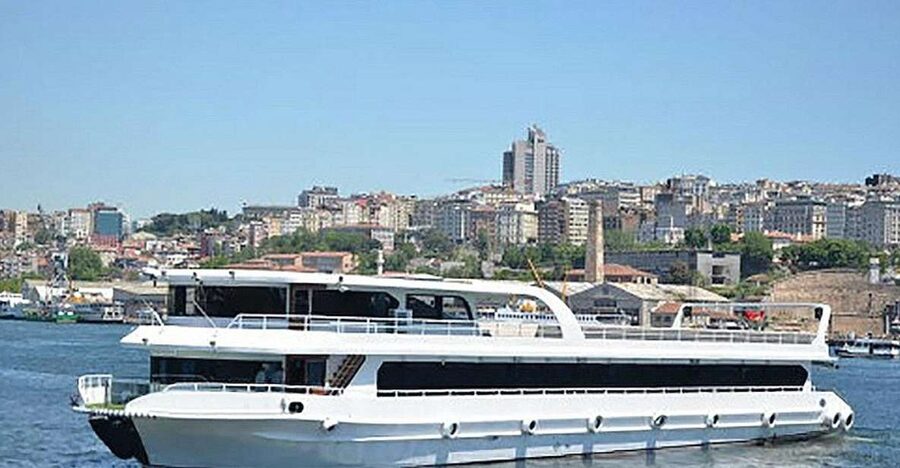 Istanbul Bosphorus Dinner Cruise &Entertainment hotel pickup - Dolmabahçe and Çırağan Palace Lights: The Stops That Matter