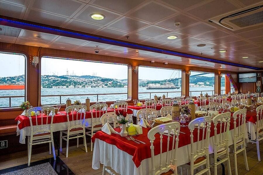 Istanbul Bosphorus Dinner Cruise &Entertainment hotel pickup - Seating and Crowd Reality on a Night Yacht