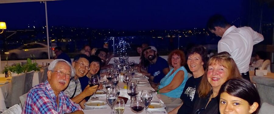 Istanbul: Bosphorus Dinner Cruise Incl. Drinks with Transfer - From hotel pickup to the marina, this night runs on rails